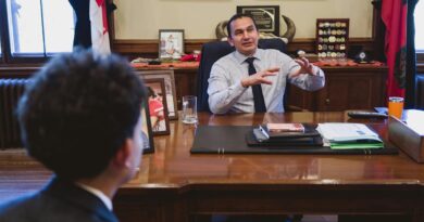 Canadian premier wants to ban social media and AI chatbots for kids in Manitoba