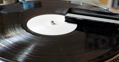 How to Clean Your Vinyl Records (2026): Vacuum, Ultrasonic, Solution, Brush