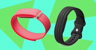 Google Ditches the Screen With the New Fitbit Air (2026)