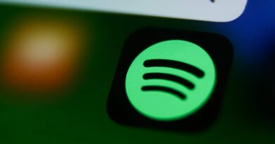 Spotify and Universal Music strike deal allowing fan-made AI covers and remixes
